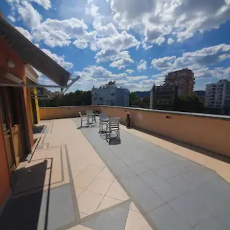 Wonderful Rooftop Pensión *