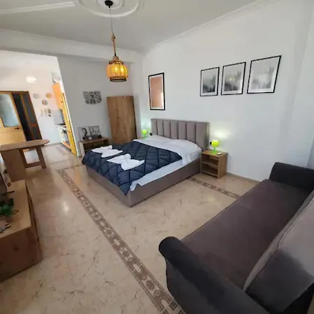 Wonderful Rooftop Pensión *