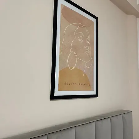 Wonderful Rooftop Pensión Tirana