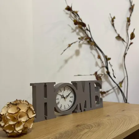 Wonderful Rooftop Pensión Tirana